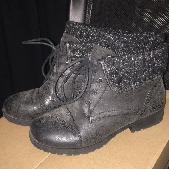 Matte black combat boots - Picture 4 of 4